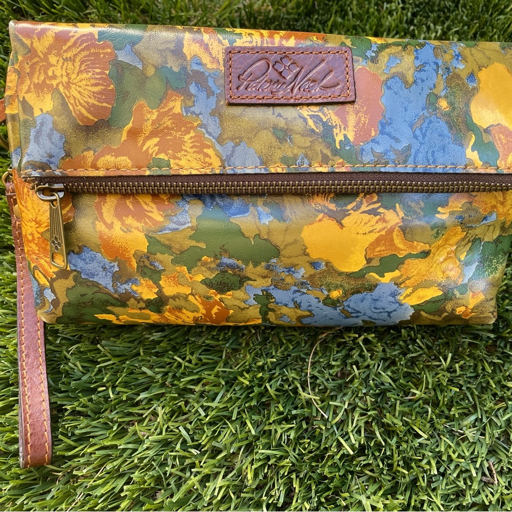 Patricia Nash Wildflower Print Clutch/ Wristlet